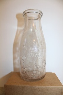 J.J. BOWLES 460 K ST NW WASHINGTON D.C. PINT MILK BOTTLE #2