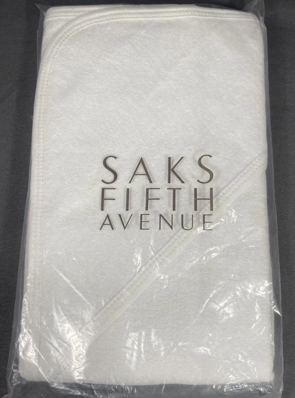 NOS Saks Fifth Avenue Baby Hooded Towel White
Opens in a new window or tab