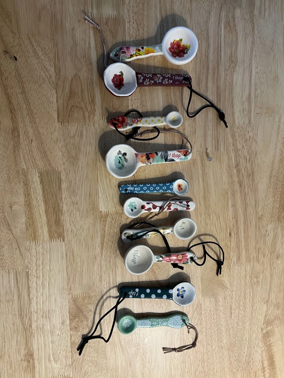 Lot of 10 Pioneer Woman vintage ceramic Floral measuring spoons
Opens in a new window or tab