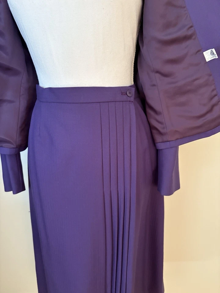Traje chaqueta y falda púrpura Saks Fifth Avenue 100 % lana vintage para mujer talla Foto 4 de 4