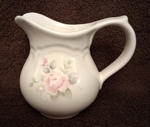 VINTAGE PFALTZGRAFF TEA ROSE CREAMER MINT CONDITION DISCONTINUED