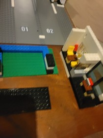 LEGO City: Police Headquarters (7744) INCOMPLETE - BOX IS INCLUDED No Manual