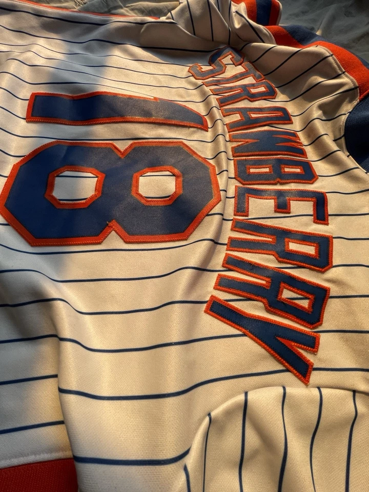 Darryl Strawberry New York Mets  Home Cooperstown Collection Jersey Size M. - Image 4 of 4