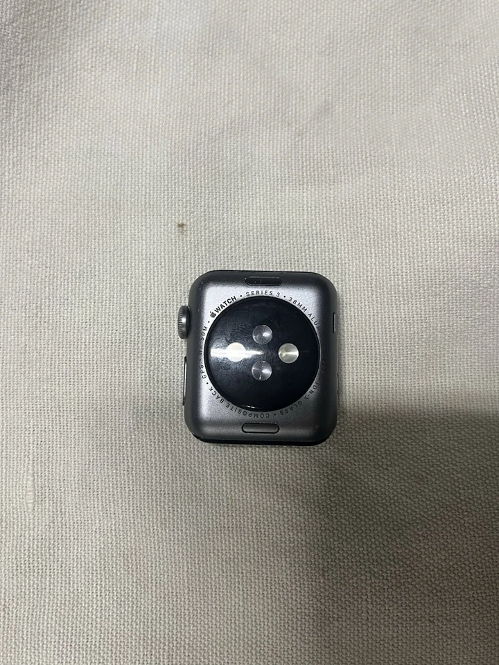 Apple Watch Series 3 38mm Cassa Grigio Siderale in Alluminio, Cinturino in... - Immagine 4 di 4