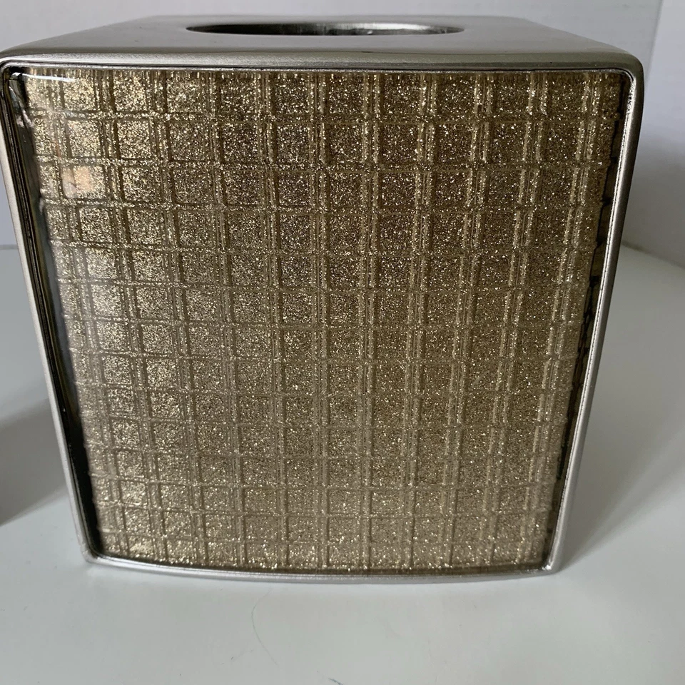 Juego de baño dispensador de jabón caja de pañuelos oro brillante plata cama, baño y más allá DKNY Foto 2 de 4