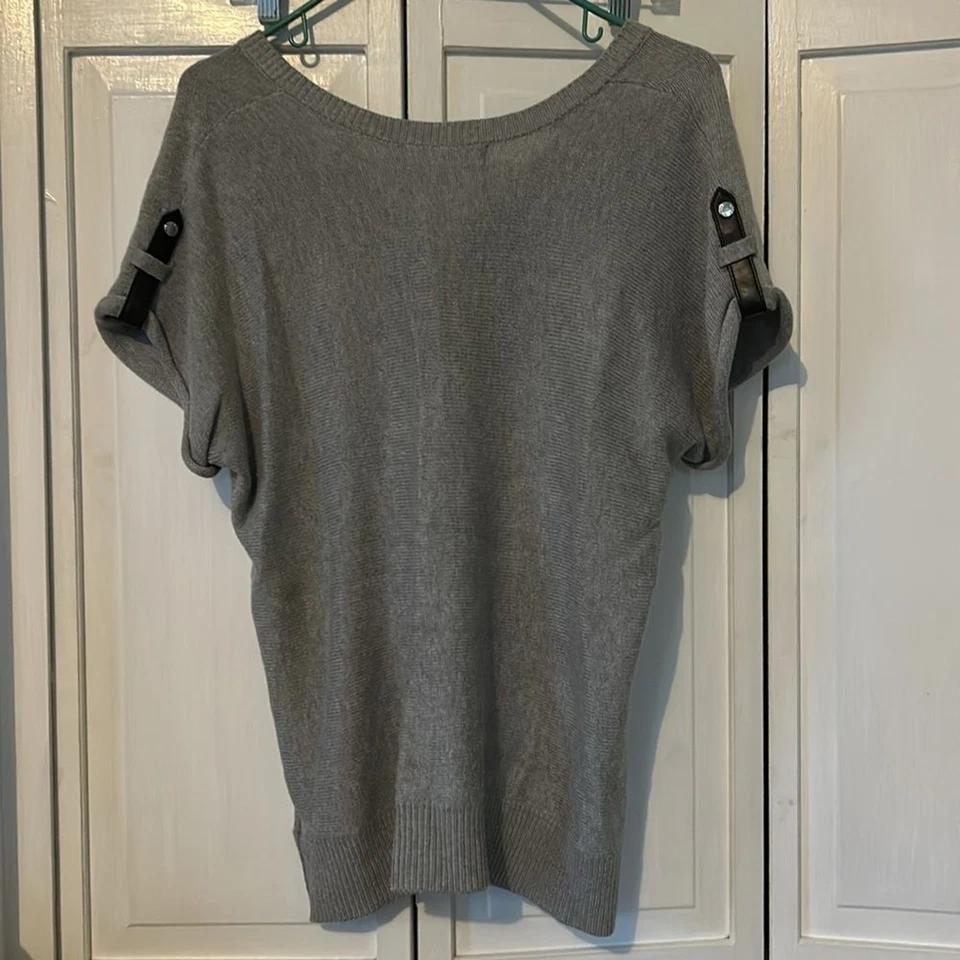 Michael Kors cotton blend with leather accents - short sleeve sweater - Size M — 第 4/4 张图片