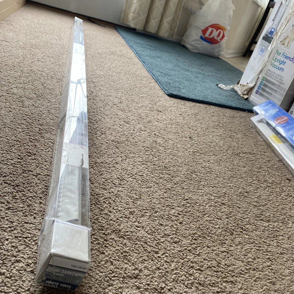 Persiana enrollable oscurecedora habitación 72 in W x 78 in H Foto 3 de 3