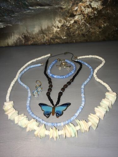 vintage 1950s beautiful butterfly insect necklace pendant piece kitsch boho summer wardrobe