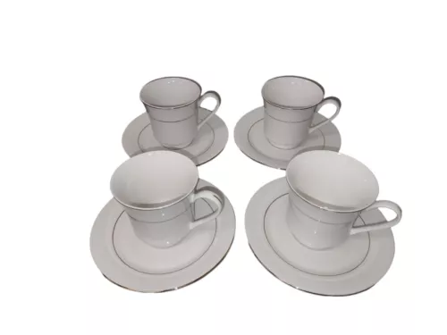Set of 4 Classic Gold 215 Coffee Tea Cups and Saucers