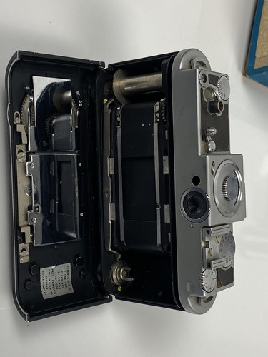 Rara fotocamera vintage Kodak Ektra 35 mm pellicola telemetro + Exa II: per parti di ricambio, così com'è. - Foto 12 di 24