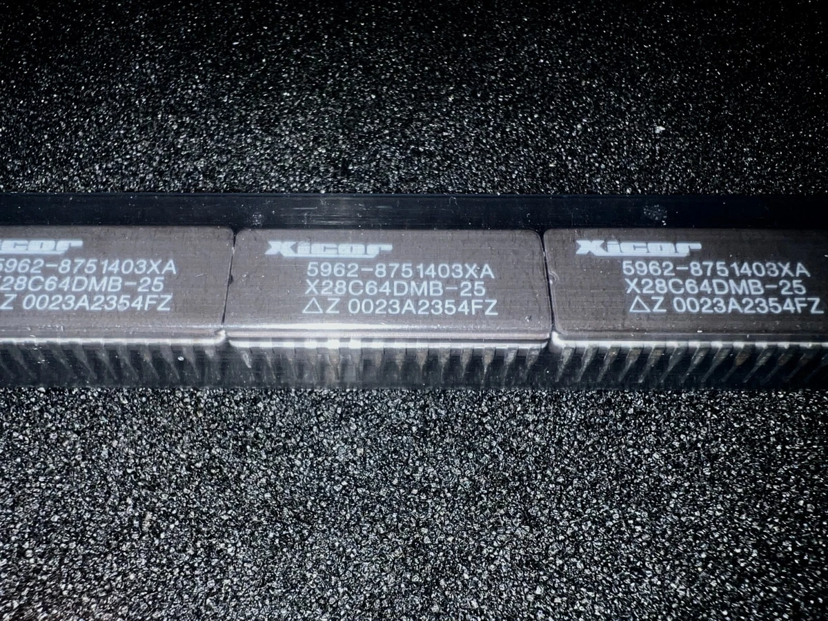 Circuito Integrato X28C512P-15 &ndash; XICOR, Nuovo Di Zecca