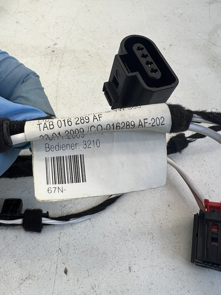 Оригинальный жгут проводов для задней двери багажника Volkswagen Golf 2010-2013 годов выпуска. - Изображение 3 из 4