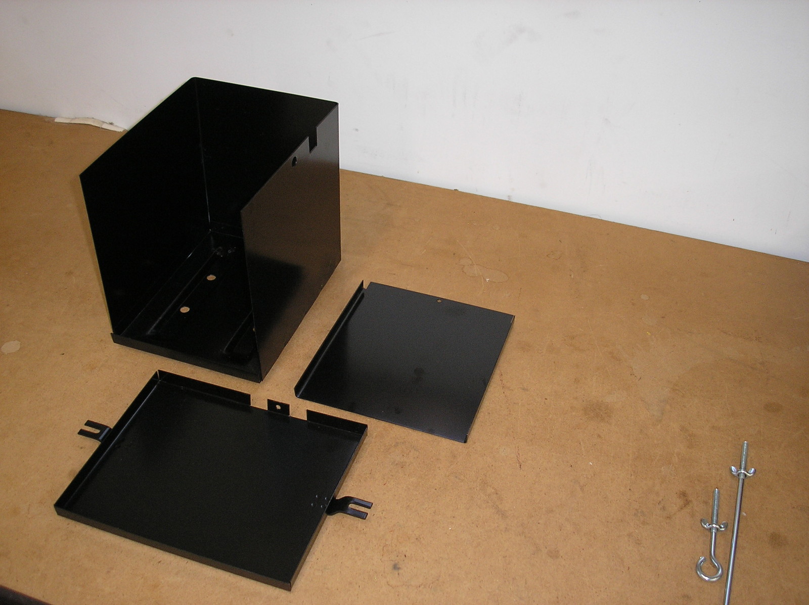 IH / FARMALL CUB BATTERY BOX WITH LID / COVER 20361 eBay