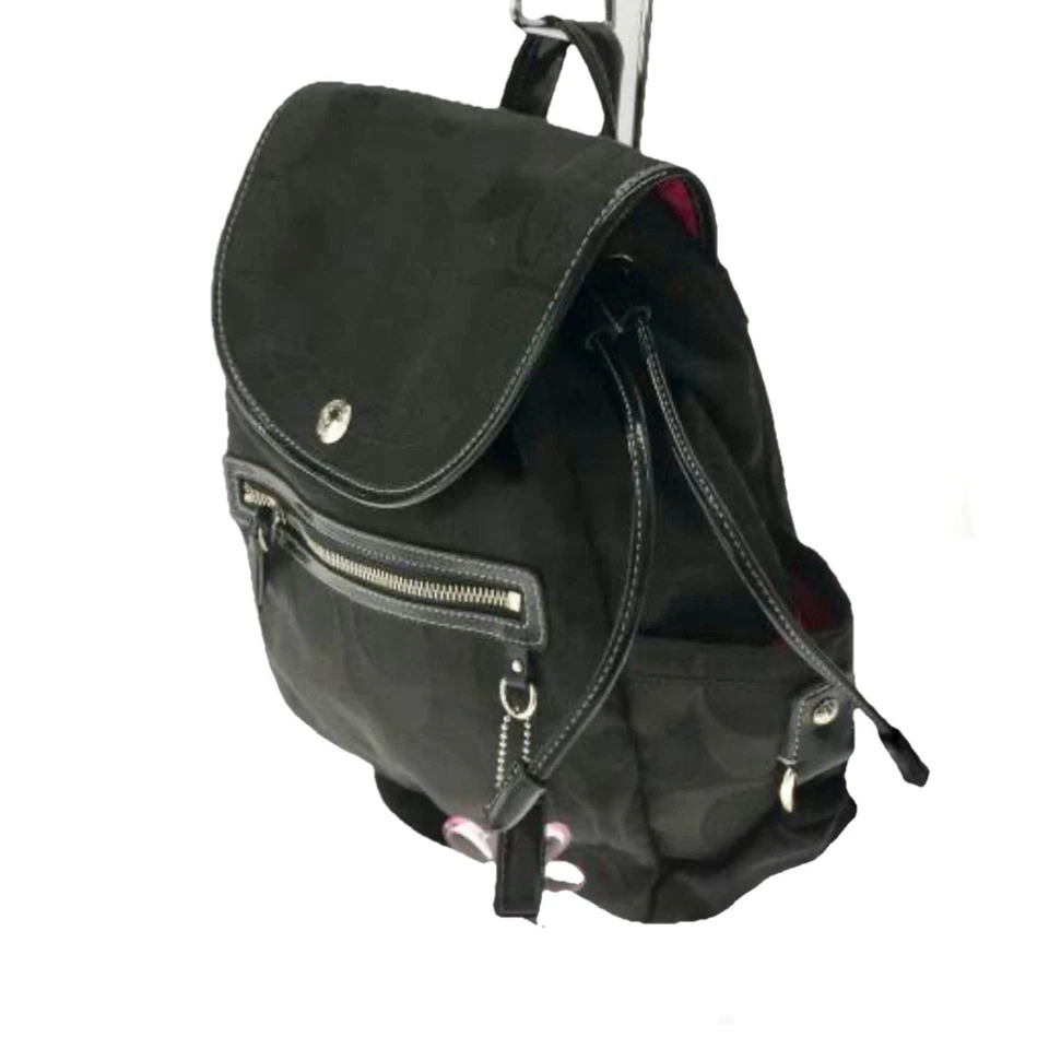 🌸 Mochila Coach Kyra Daisy Signature negra en Sig "C" 🌸 Nunca usada Precio de venta sugerido por el fabricante $298 Foto 4 de 4