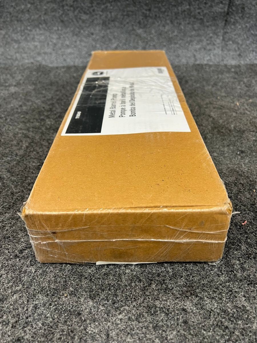 JOHN DEERE TY16049 Metal Barrel Pump