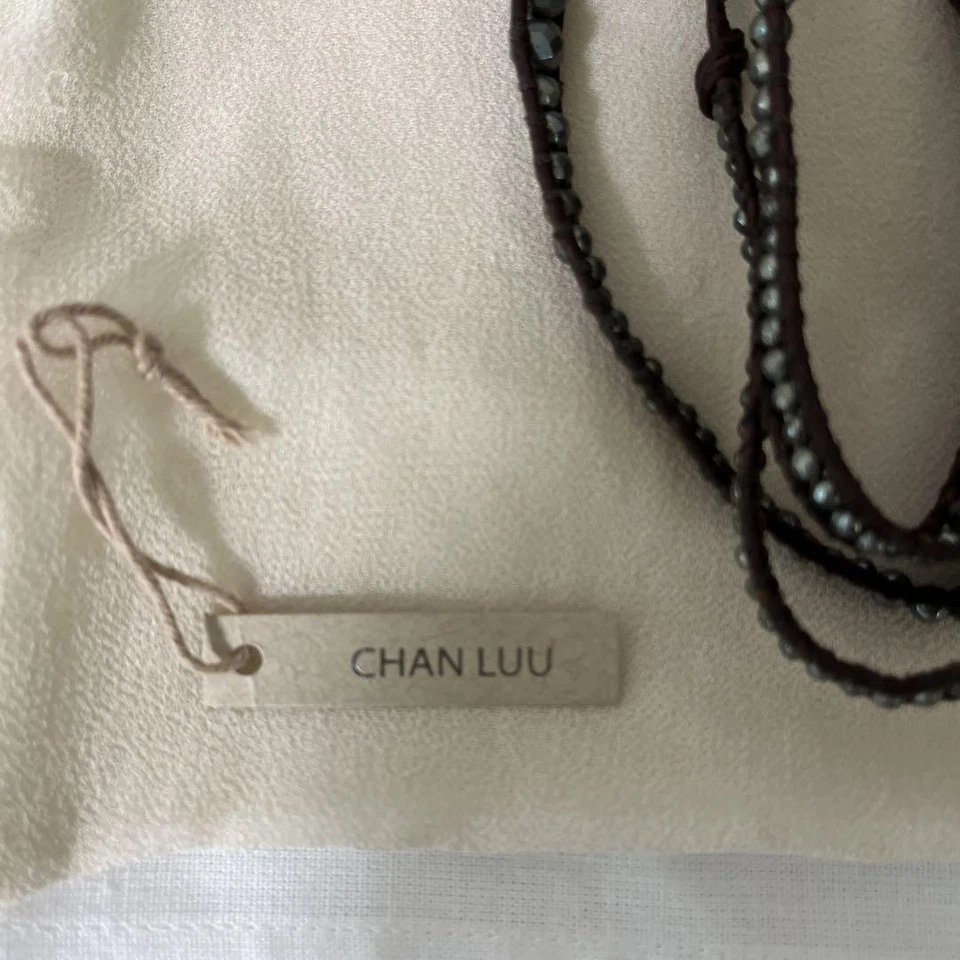 Pulsera de cuentas de cuero Chan Luu marrón oscuro gris 45 envoltura con bolsa usada Foto 4 de 4