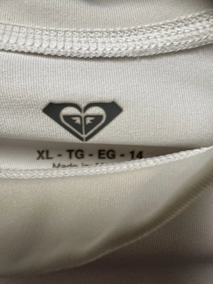 Roxy kids longsleeve white tee size 14/xl - Image 4 of 4