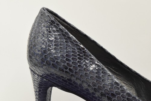Stuart Weitzman Russell & Bromley UK 7.5 Snake Print Peep Toe Heels Navy Blue - Picture 4 of 13