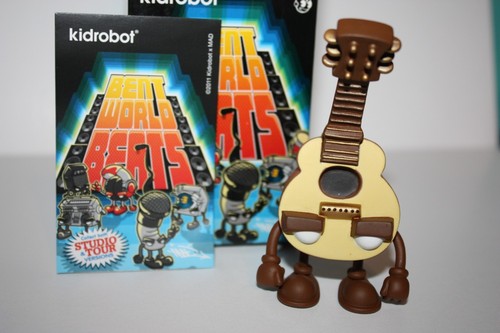 KIDROBOT 2011 BENT WORLD BEATS UNPLUGGED STUDIO GUITAR BAND DESIGNER ART TOY