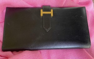 the sak smartphone wristlet