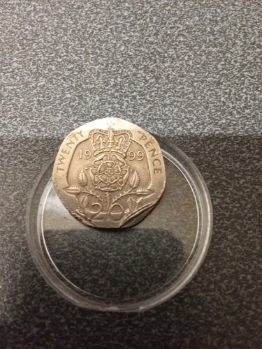 20 Pence Error Coin. - Picture 7 of 7
