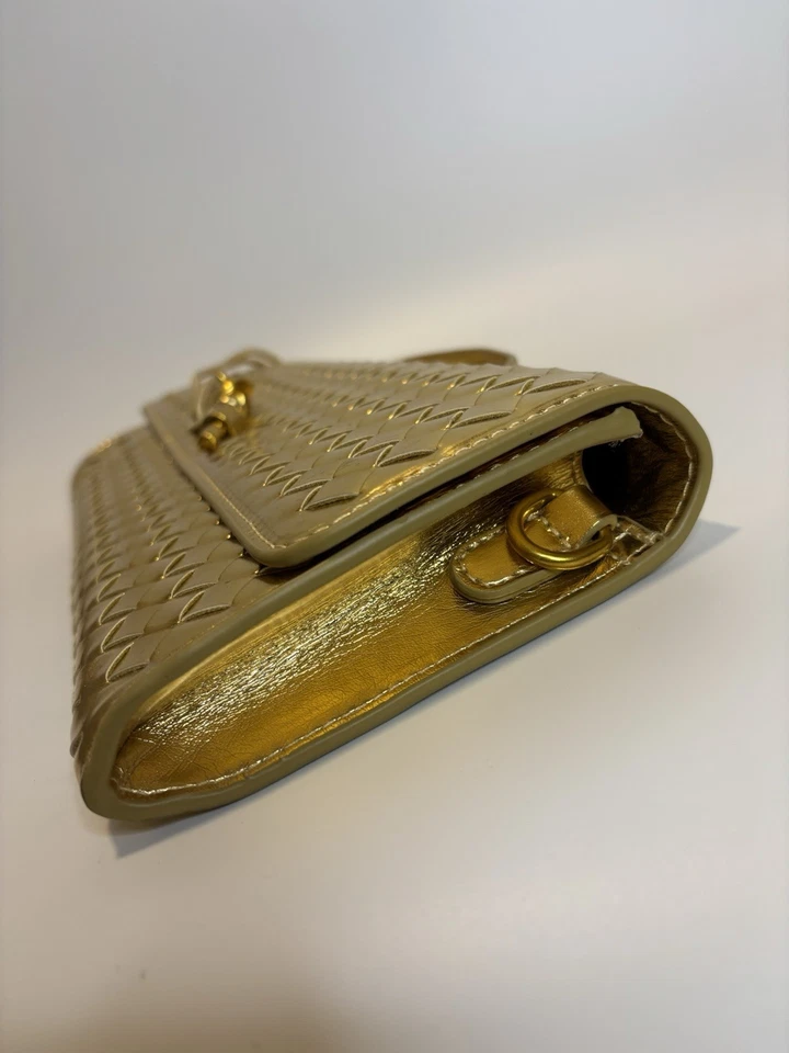 Bolso sin asas tejido dorado sin marca con correa ajustable para el hombro/bross NUEVO Foto 4 de 4