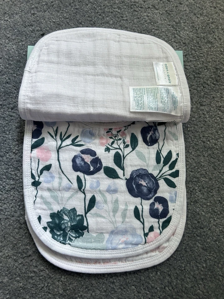 Paquete de 3 baberos a presión de muselina de algodón Aden Anais 9x13 pulgadas Foto 2 de 4