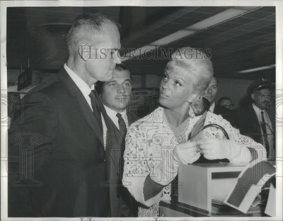 1964 Press Photo Dr. Samuel Sheppard American Physician & Wife Ariane
