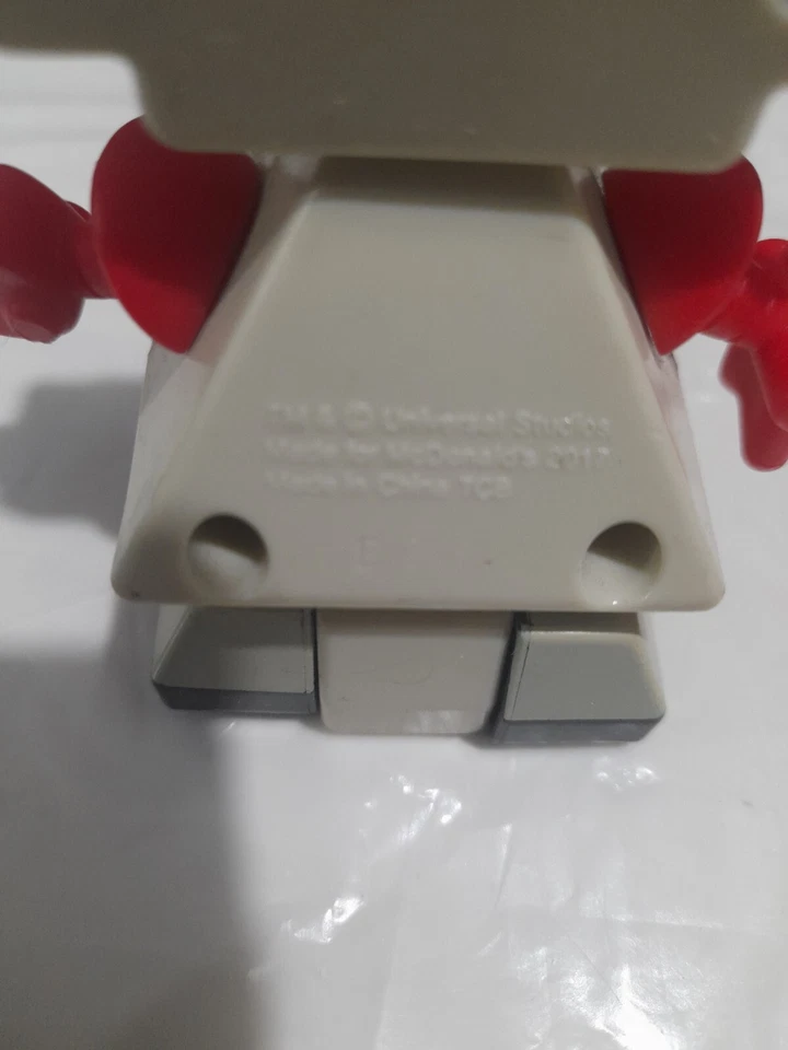 Figura de acción RARA 2017 Bratt's Robot 3" McDonald's Australia Despicable Me 3 Foto 2 de 2