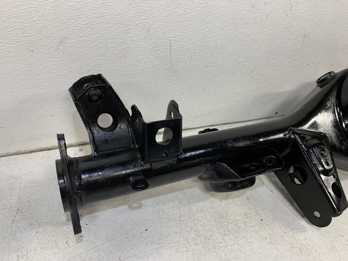2003-2009 Toyota 4Runner V8 2WD rear end axle housing bare
