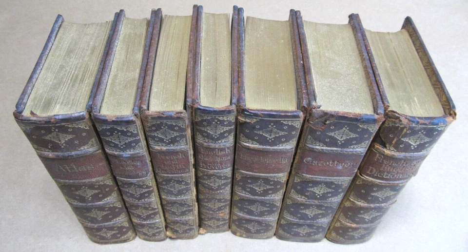 7 Pocket books: Atlas Gazetteer Quotation Proverbs Dictionary Quotes London 1918 - Image 2 of 4