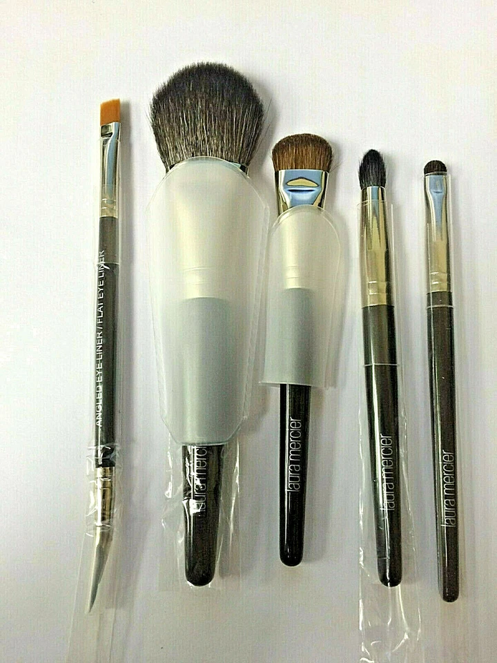 Juego de 5 cepillos Laura Mercier Deluxe + estuche 8,25 x 5 x 1,5 + bolsa de viaje pequeña Foto 4 de 4