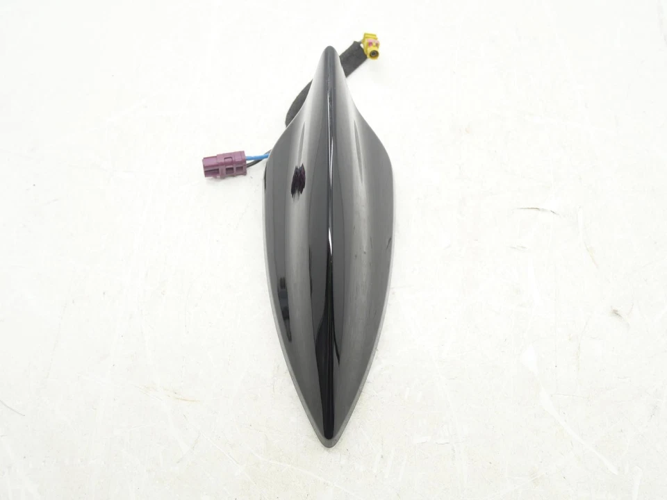 Módulo de antena de techo usado Shark Fin GBA negro 2016-2024 Chevy Camaro SS 6,2 L OEM Foto 2 de 4