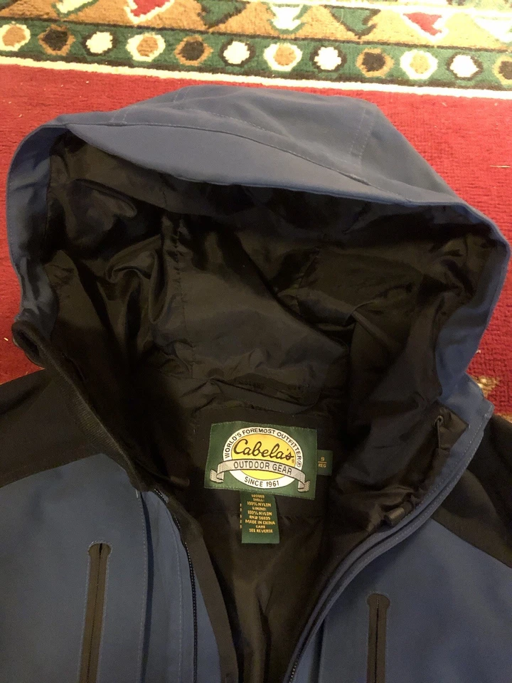 Cabelas Guidewear Goretex Jacket. Adult small  - Image 4 of 4