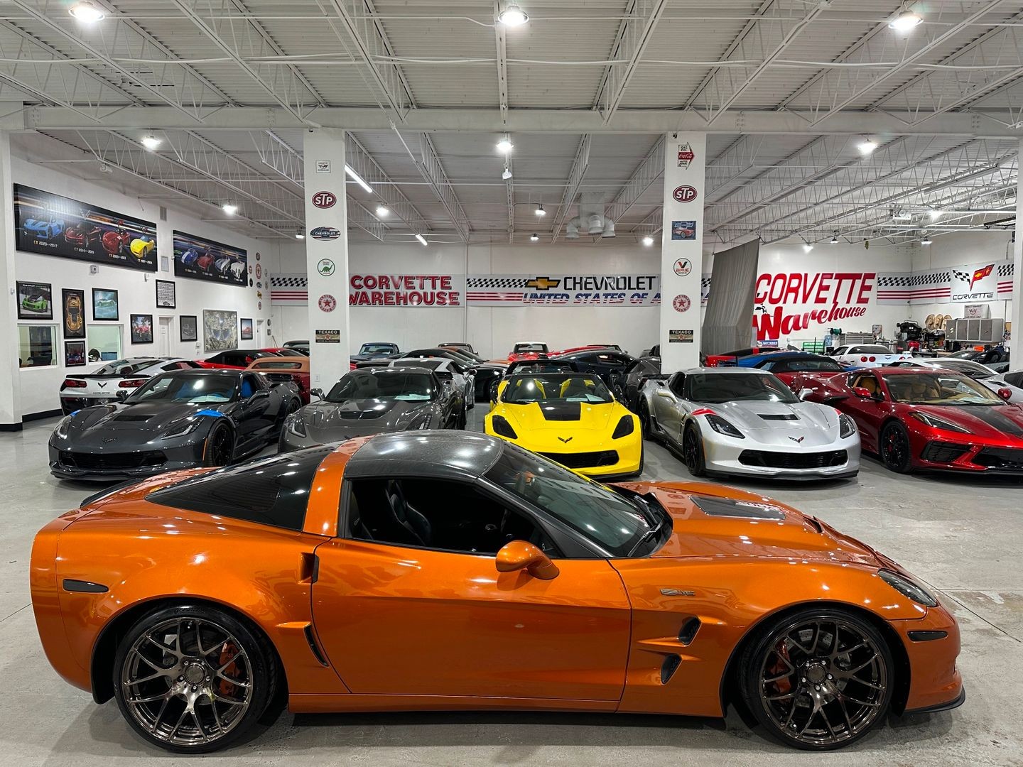 2009 [83U] Atomic Orange Metallic Chevrolet Corvette   | C6 Corvette Photo 7