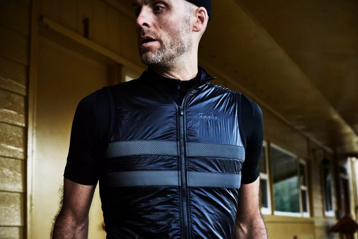 USED DARK NAVY RAPHA BREVET INSULATED HI VIZ CYCLING GILET XL | eBay