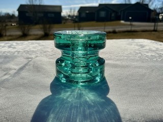 NEAT! PRETTY! NO EMBOSSING CD 1087 GLASS SPOOL INSULATOR…PERFECT CONDITION
