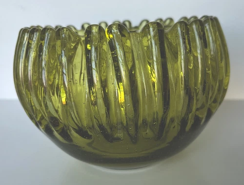 BLENKO Glass SEEDED CHARTEUSE Green Crimped Edge Bowl Vase Winslow Anderson #538