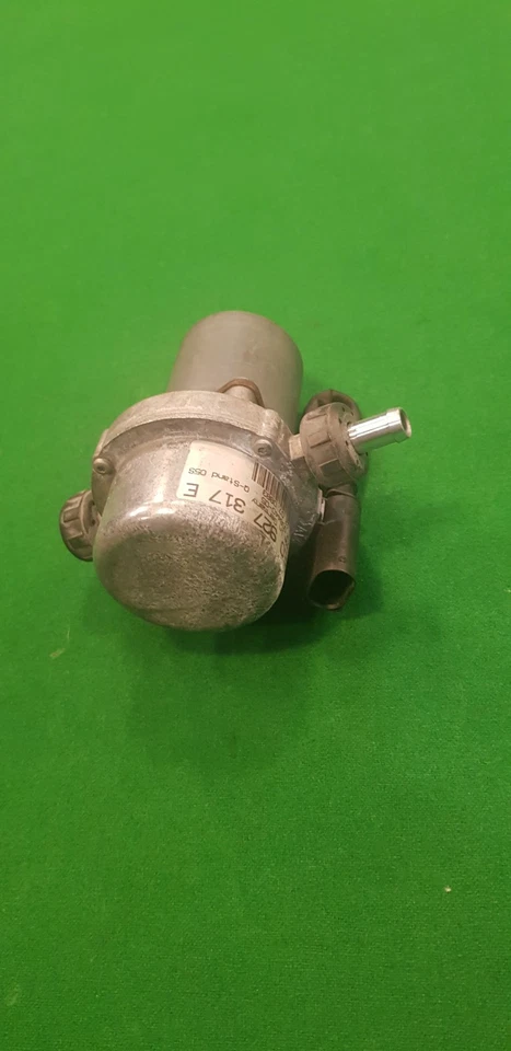 AUDI A4 B6 B7 A5 8T A6 4F A8 Q7 4L S4 S6 S8 SQ7 VACUUM BRAKE PUMP 8E0927317E - image 3 of 4