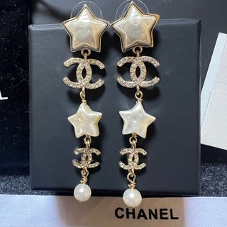 100% Authentic Chanel CC Logo pearl Earrings