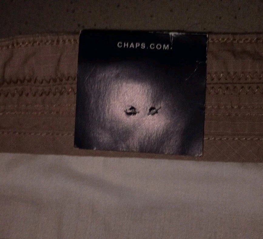 NWT Size 52B Chaps Men’s Khaki Stretch Cargo Shorts  Wide Leg 10" Inseam New $68 - Image 3 of 4