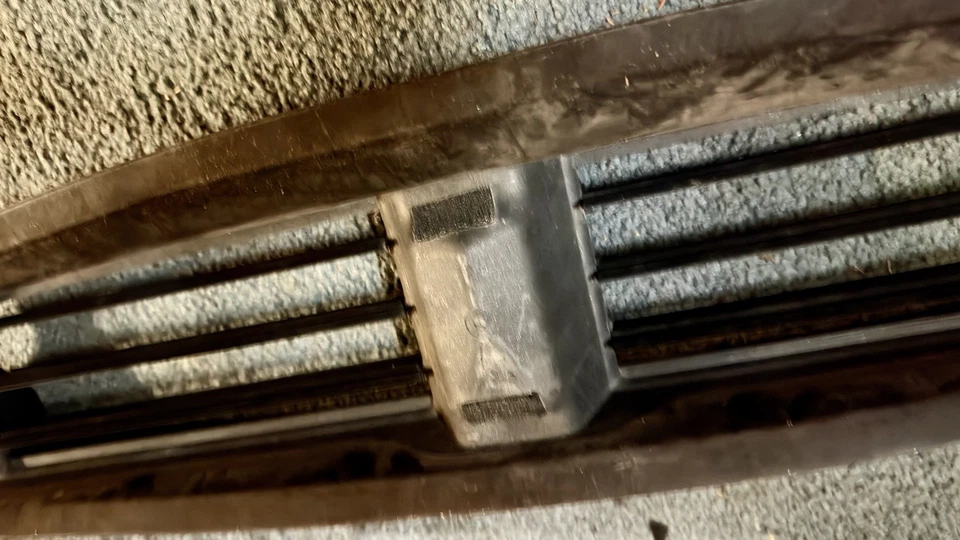 Deflector de aleta de obturador de rejilla inferior del radiador para Hyundai Sonata Hybrid 2011-2015 Foto 2 de 4