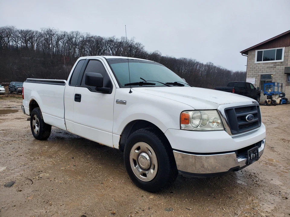 Cubierta del ventilador del radiador Ford F150 2004-2008 Foto 2 de 4