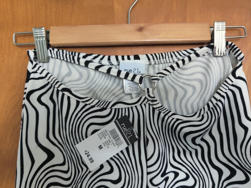 Leggings Rue 21 Acampanados Medianos Psicodélicos Extra Largos Nuevos con Etiquetas Blanco y Negro Foto 4 de 4