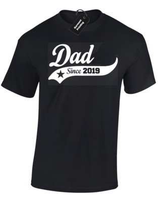 DAD SINCE 2019 HERREN T-SHIRT LUSTIG COOL GESCHENK FÜR NEUEN PAPA VATER GESCHENKIDEE