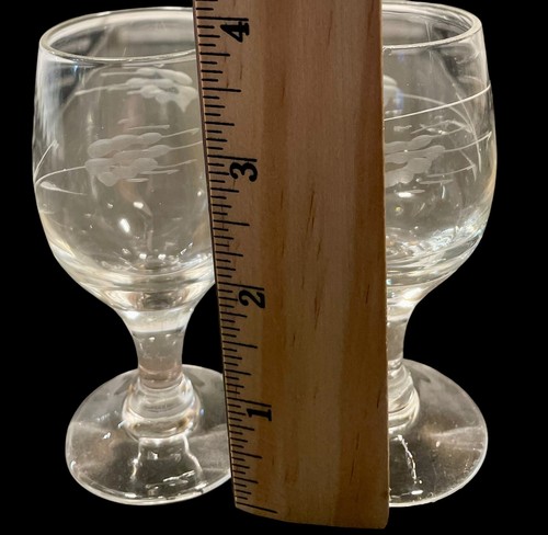 Set of 7 Etched Mismatched Cordial Glasses Vintage - Picture 5 of 12