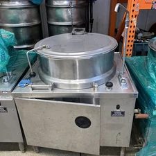 "MARKET FORGE MT40"  40 GALLONS  DIRECT STEAM JACKETED / KETTLE HOT/COLD FAUCET