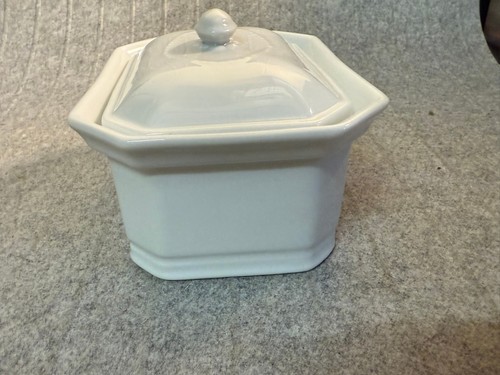 Vintage APILCO France White Porcelain Lidded Terrine Rectangular 6 ¾” x 4 ¾” - Picture 2 of 7