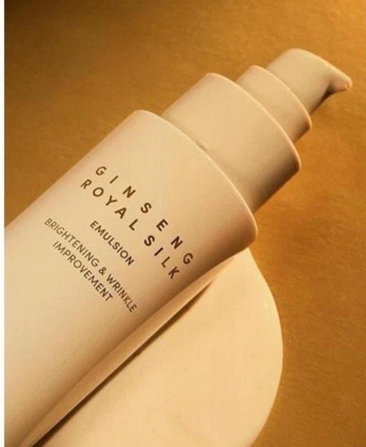 Nature Republic Ginseng Royal Silk Emulsión 120 ml Loción Antienvejecimiento Oro 24K Foto 2 de 4