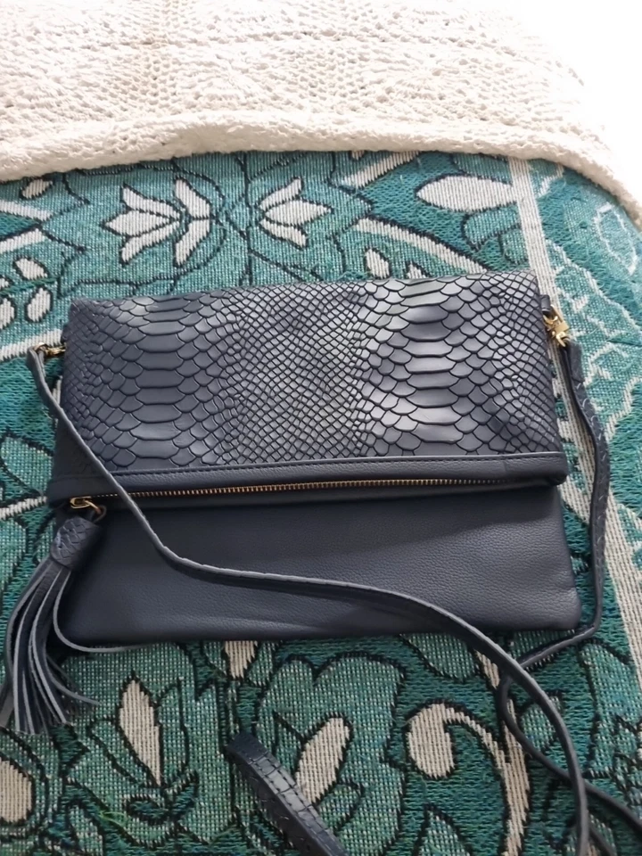 GIGI New York Leather Shoulder Crossbody Bag Embossed Navy Blue Handbag BNWOT A8 - Image 3 of 4